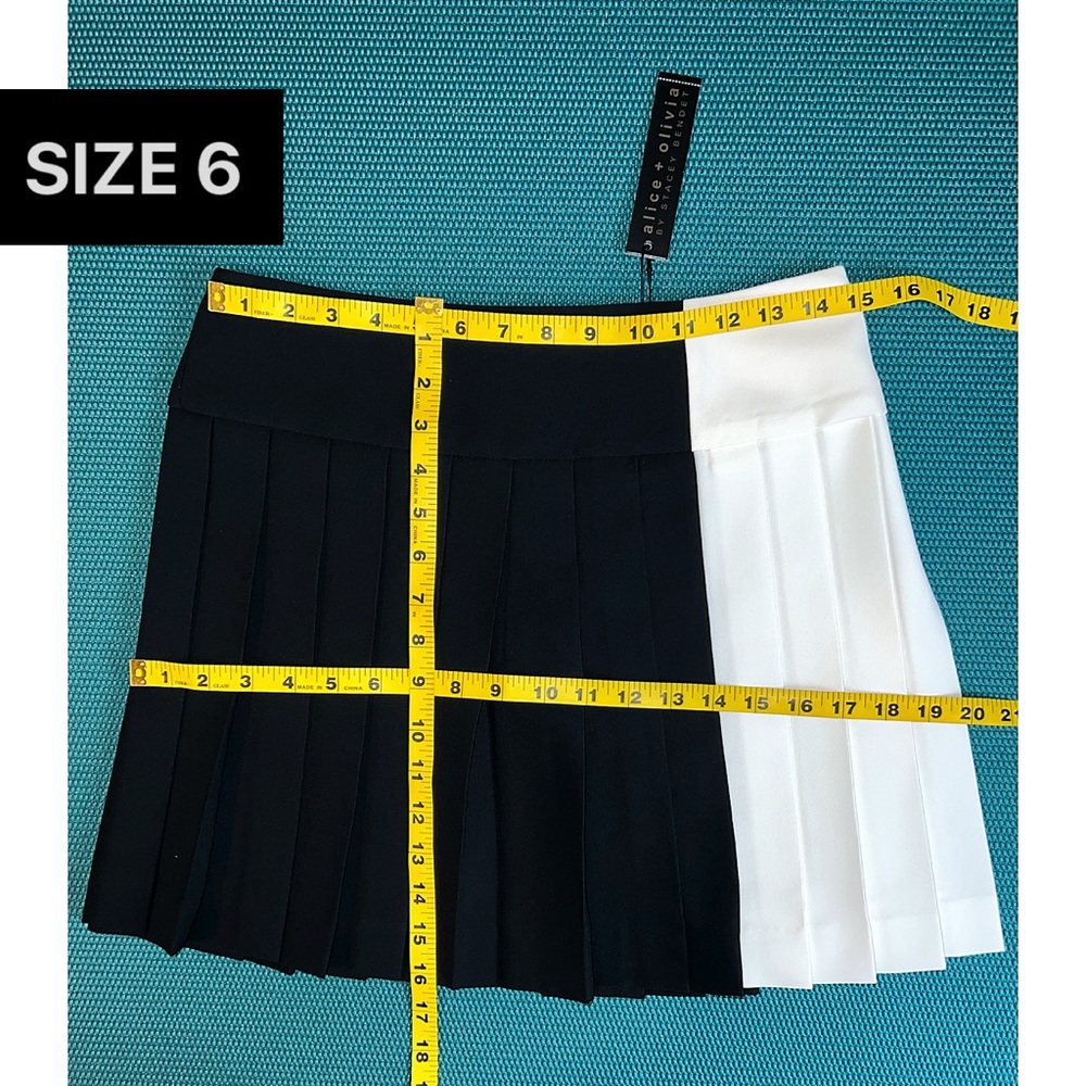 Alice + Olivia Wilcox Pleated Black White Colorblock Combo Mini Skirt - Picture 11 of 16
